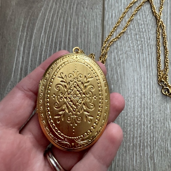 1928 Jewelry - Vintage Large Gold Detailed Oval Double Photo Costume Locket Pendant Antique